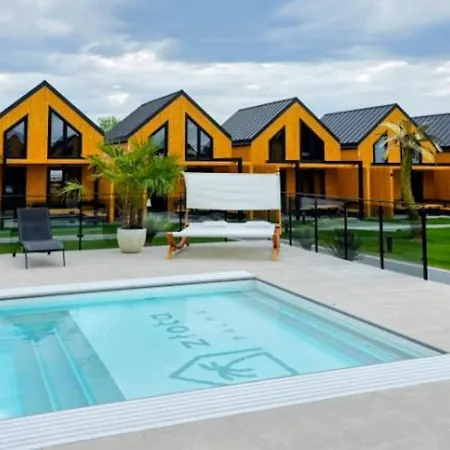 بيت للعطل Homes With Access To A Pool, Sauna And Jacuzzi *