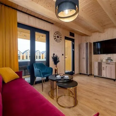 Homes With Access To A Pool, Sauna And Jacuzzi *
