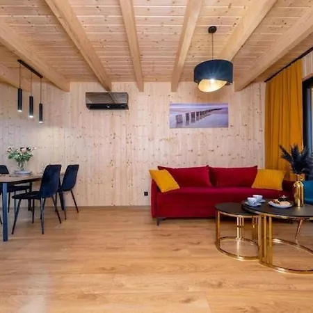 Homes With Access To A Pool, Sauna And Jacuzzi *