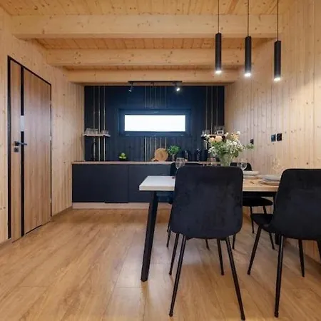 Homes With Access To A Pool, Sauna And Jacuzzi