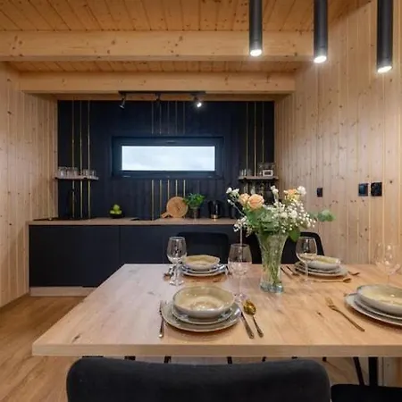 Homes With Access To A Pool, Sauna And Jacuzzi Prázdninový dům *