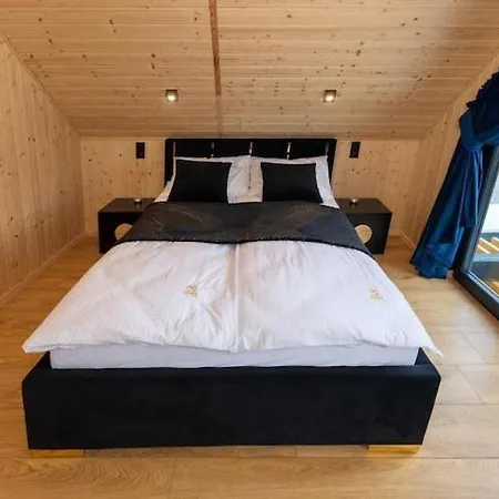 Homes With Access To A Pool, Sauna And Jacuzzi Kopań