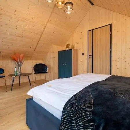 بيت للعطل Homes With Access To A Pool, Sauna And Jacuzzi