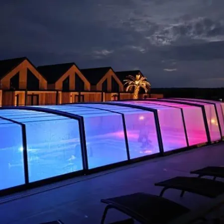 Homes With Access To A Pool, Sauna And Jacuzzi